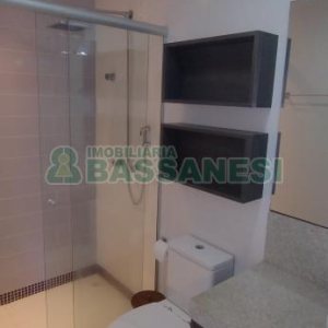 Sobrado com 132m², 2 dormitórios, 2 vagas, no bairro Vinhedos em Caxias do Sul para Comprar