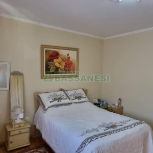 Casa com 200m², 3 dormitórios, 2 vagas, no bairro Vila Verde em Caxias do Sul para Comprar