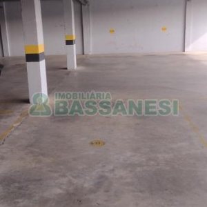 Apartamento com 57m², 2 dormitórios, 1 vaga, no bairro Marechal Floriano em Caxias do Sul para Comprar