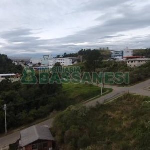 Apartamento com 57m², 2 dormitórios, 1 vaga, no bairro Marechal Floriano em Caxias do Sul para Comprar