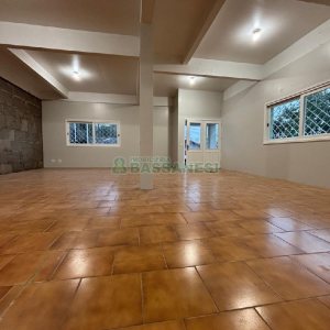 Casa com 120m², 10 vagas, no bairro Santa Lúcia em Caxias do Sul para Alugar