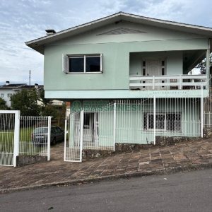 Casa com 120m², 10 vagas, no bairro Santa Lúcia em Caxias do Sul para Alugar