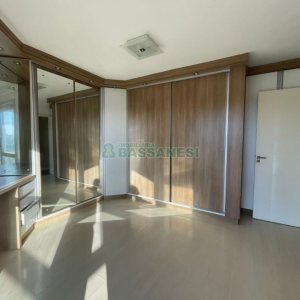 Apartamento com 74m², 2 dormitórios, 2 vagas, no bairro Santa Catarina em Caxias do Sul para Comprar