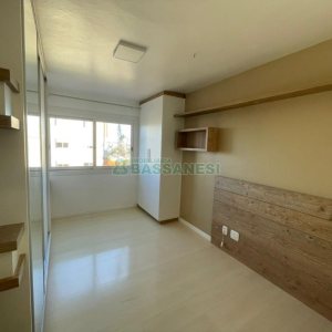 Apartamento com 74m², 2 dormitórios, 2 vagas, no bairro Santa Catarina em Caxias do Sul para Comprar