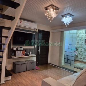 Casa com 108m², 2 dormitórios, 2 vagas, no bairro Panazzolo em Caxias do Sul para Comprar