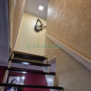 Casa com 108m², 2 dormitórios, 2 vagas, no bairro Panazzolo em Caxias do Sul para Comprar