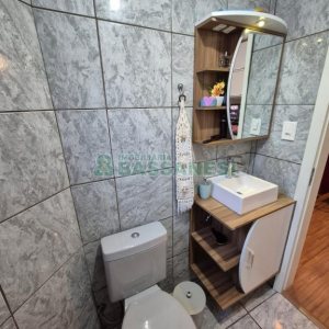 Casa com 108m², 2 dormitórios, 2 vagas, no bairro Panazzolo em Caxias do Sul para Comprar