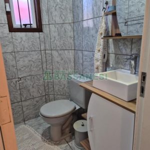 Casa com 108m², 2 dormitórios, 2 vagas, no bairro Panazzolo em Caxias do Sul para Comprar