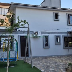 Casa com 108m², 2 dormitórios, 2 vagas, no bairro Panazzolo em Caxias do Sul para Comprar
