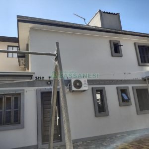 Casa com 108m², 2 dormitórios, 2 vagas, no bairro Panazzolo em Caxias do Sul para Comprar