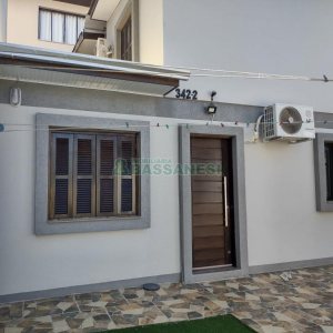 Casa com 108m², 2 dormitórios, 2 vagas, no bairro Panazzolo em Caxias do Sul para Comprar