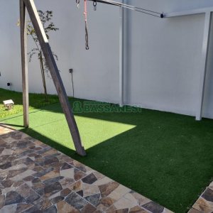 Casa com 108m², 2 dormitórios, 2 vagas, no bairro Panazzolo em Caxias do Sul para Comprar