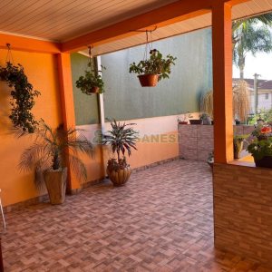 Casa com 384m², 7 dormitórios, 2 vagas, no bairro São Caetano em Caxias do Sul para Comprar