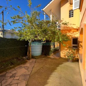 Casa com 384m², 7 dormitórios, 2 vagas, no bairro São Caetano em Caxias do Sul para Comprar