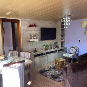 Casa com 384m², 7 dormitórios, 2 vagas, no bairro São Caetano em Caxias do Sul para Comprar