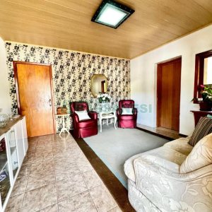 Casa com 384m², 7 dormitórios, 2 vagas, no bairro São Caetano em Caxias do Sul para Comprar