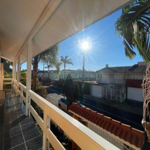 Casa com 384m², 7 dormitórios, 2 vagas, no bairro São Caetano em Caxias do Sul para Comprar