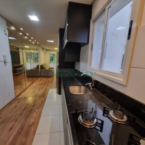 Apto Mobiliado com 55m², 2 dormitórios, 1 vaga, no bairro Cinqüentenário em Caxias do Sul para Alugar