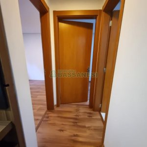 Apto Mobiliado com 55m², 2 dormitórios, 1 vaga, no bairro Cinqüentenário em Caxias do Sul para Alugar