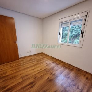 Apto Mobiliado com 55m², 2 dormitórios, 1 vaga, no bairro Cinqüentenário em Caxias do Sul para Alugar