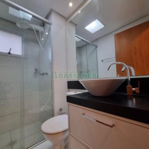 Apto Mobiliado com 55m², 2 dormitórios, 1 vaga, no bairro Cinqüentenário em Caxias do Sul para Alugar