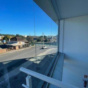 Loja com 109m², no bairro Desvio Rizzo em Caxias do Sul para Alugar