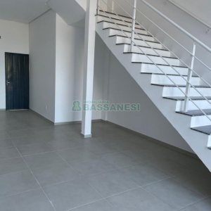 Loja com 109m², no bairro Desvio Rizzo em Caxias do Sul para Alugar