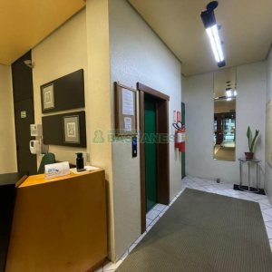 Sala com 60m², 3 vagas, no bairro Centro em Caxias do Sul para Comprar