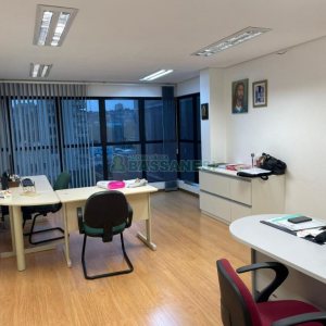 Sala com 60m², 3 vagas, no bairro Centro em Caxias do Sul para Comprar
