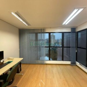 Sala com 60m², 3 vagas, no bairro Centro em Caxias do Sul para Comprar