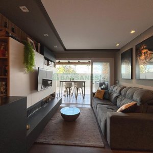 Apto Mobiliado com 82m², 2 dormitórios, 2 vagas, no bairro Vila Horn em Caxias do Sul para Alugar