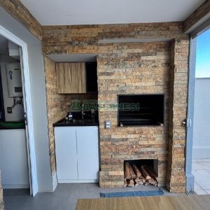 Apto Mobiliado com 82m², 2 dormitórios, 2 vagas, no bairro Vila Horn em Caxias do Sul para Alugar