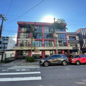 Sala com 48m², no bairro Rio Branco em Caxias do Sul para Comprar