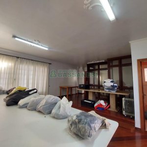 Casa com 337m², 3 dormitórios, 4 vagas, no bairro Planalto em Caxias do Sul para Comprar