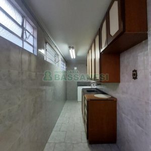 Casa com 337m², 3 dormitórios, 4 vagas, no bairro Planalto em Caxias do Sul para Comprar