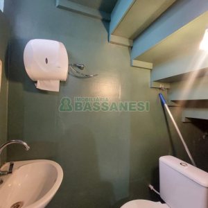 Casa com 337m², 3 dormitórios, 4 vagas, no bairro Planalto em Caxias do Sul para Comprar