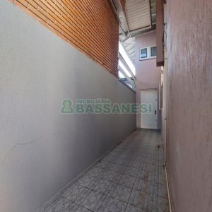 Casa com 337m², 3 dormitórios, 4 vagas, no bairro Planalto em Caxias do Sul para Comprar