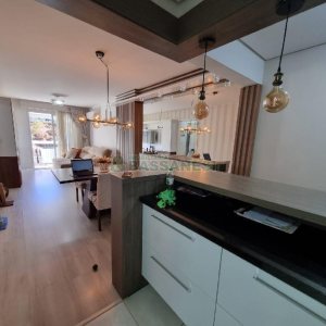 Apto Mobiliado com 90m², 2 dormitórios, 2 vagas, no bairro Cinqüentenário em Caxias do Sul para Alugar ou Comprar