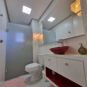 Apto Mobiliado com 90m², 2 dormitórios, 2 vagas, no bairro Cinqüentenário em Caxias do Sul para Alugar ou Comprar