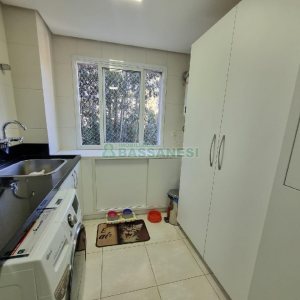 Apto Mobiliado com 90m², 2 dormitórios, 2 vagas, no bairro Cinqüentenário em Caxias do Sul para Alugar ou Comprar