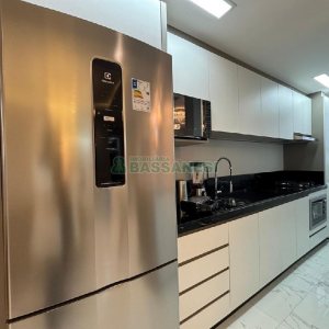Apto Mobiliado com 55m², 2 dormitórios, 2 vagas, no bairro De Lazzer em Caxias do Sul para Alugar