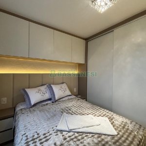 Apto Mobiliado com 55m², 2 dormitórios, 2 vagas, no bairro De Lazzer em Caxias do Sul para Alugar