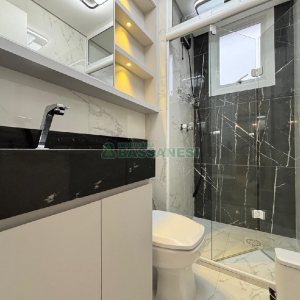 Apto Mobiliado com 55m², 2 dormitórios, 2 vagas, no bairro De Lazzer em Caxias do Sul para Alugar