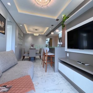 Apto Mobiliado com 55m², 2 dormitórios, 2 vagas, no bairro De Lazzer em Caxias do Sul para Alugar