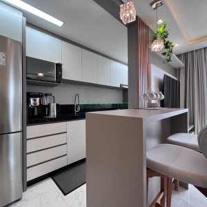 Apto Mobiliado com 55m², 2 dormitórios, 2 vagas, no bairro De Lazzer em Caxias do Sul para Alugar