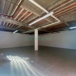 Pavilhão com 145m², 2 vagas, no bairro Bela Vista em Caxias do Sul para Alugar