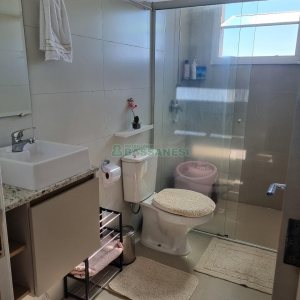 Apartamento com 80m², 2 dormitórios, 1 vaga, no bairro Charqueadas em Caxias do Sul para Comprar