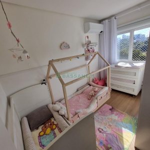 Apartamento com 80m², 2 dormitórios, 1 vaga, no bairro Charqueadas em Caxias do Sul para Comprar