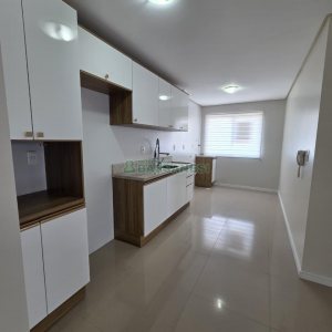 Apartamento com 80m², 2 dormitórios, 1 vaga, no bairro Charqueadas em Caxias do Sul para Comprar