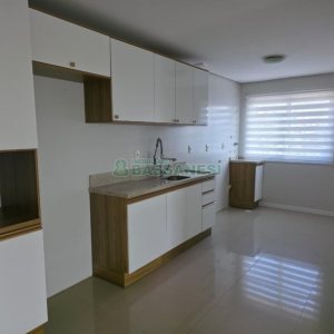 Apartamento com 80m², 2 dormitórios, 1 vaga, no bairro Charqueadas em Caxias do Sul para Comprar